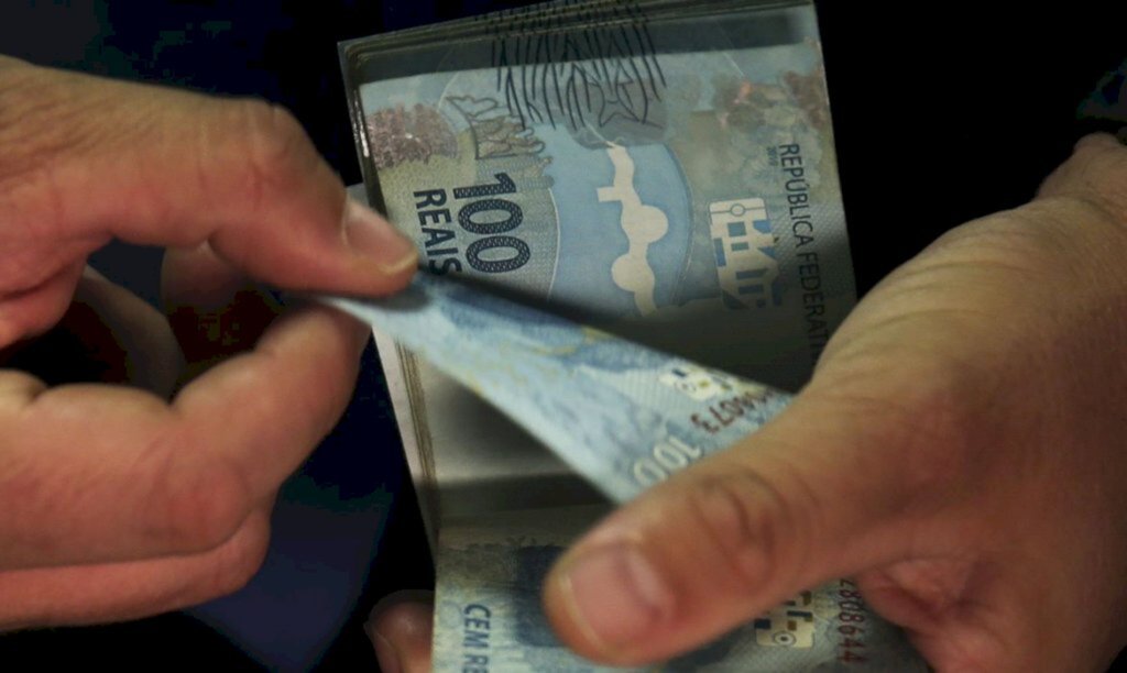 Caixa libera abono salarial para trabalhadores nascidos em julho