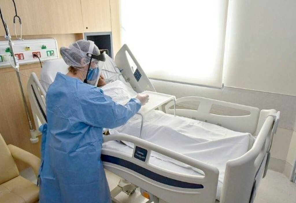 Pesquisa aponta mudança no perfil de hospitalizações e óbitos pela covid