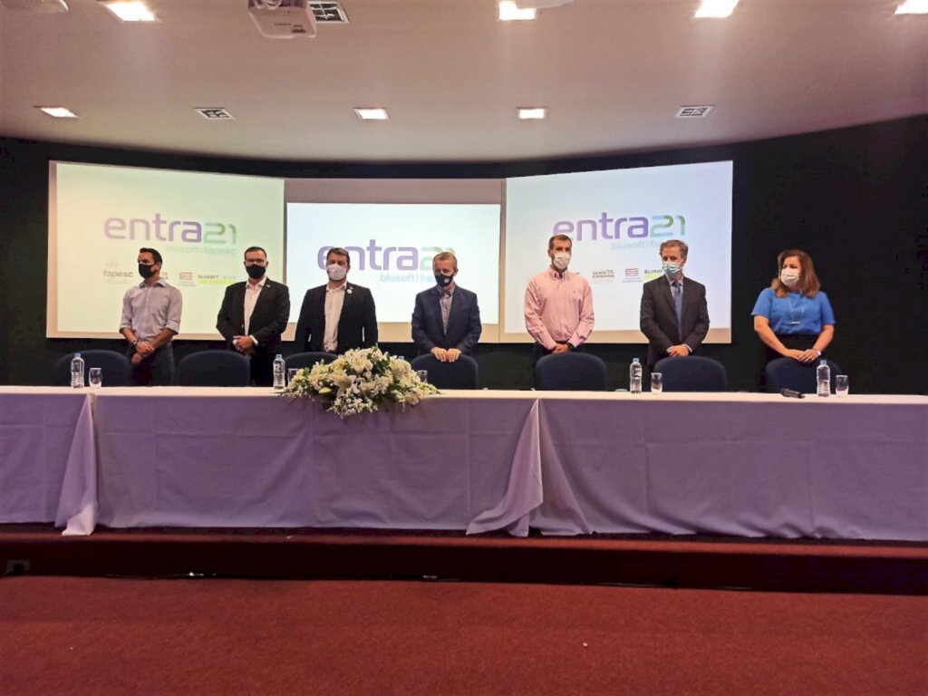 lançamento oficial do Programa Entra 21