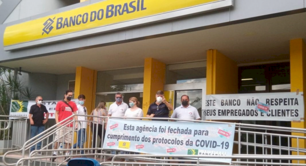 Sindicato fecha Agência do Banco do Brasil em Indaial