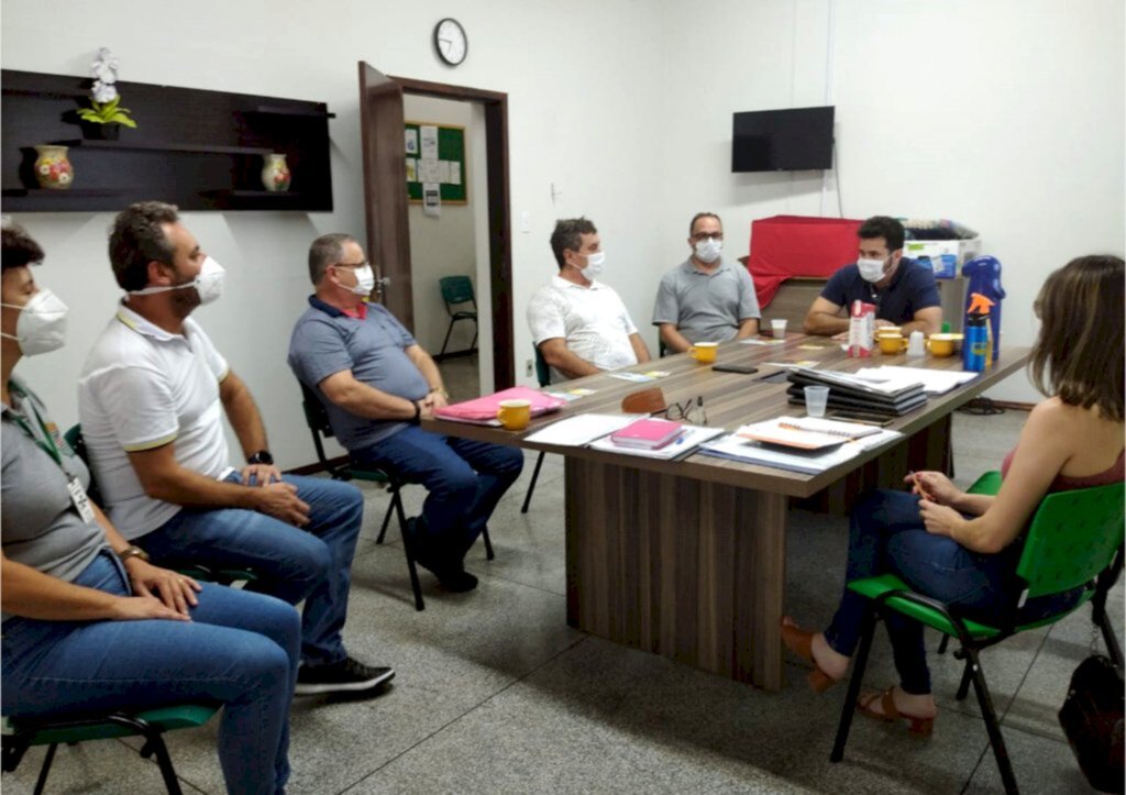 GRUPOS REFLEXIVOS DA COMARCA REALIZA REUNIÃO COM PREFEITOS