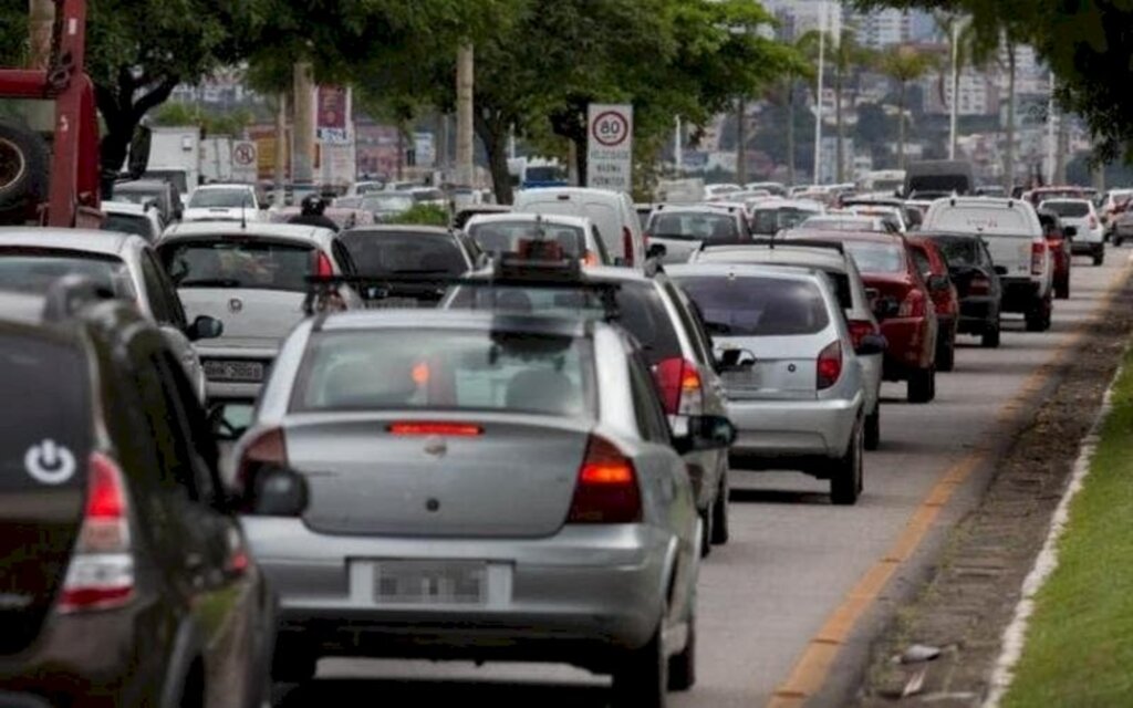 Pagamento do IPVA em até 12 vezes no cartão é lei em SC, mas ainda não saiu do papel