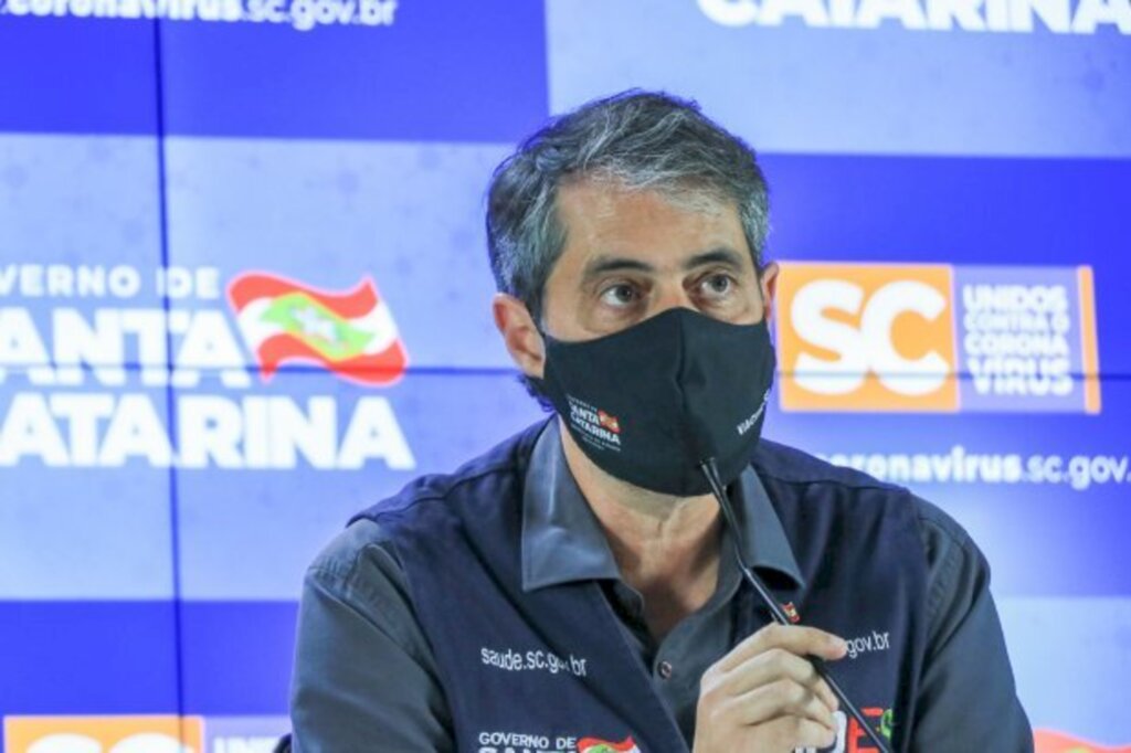 Disparada nos casos ativos de Covid em SC leva Saúde a fazer apelo na internet
