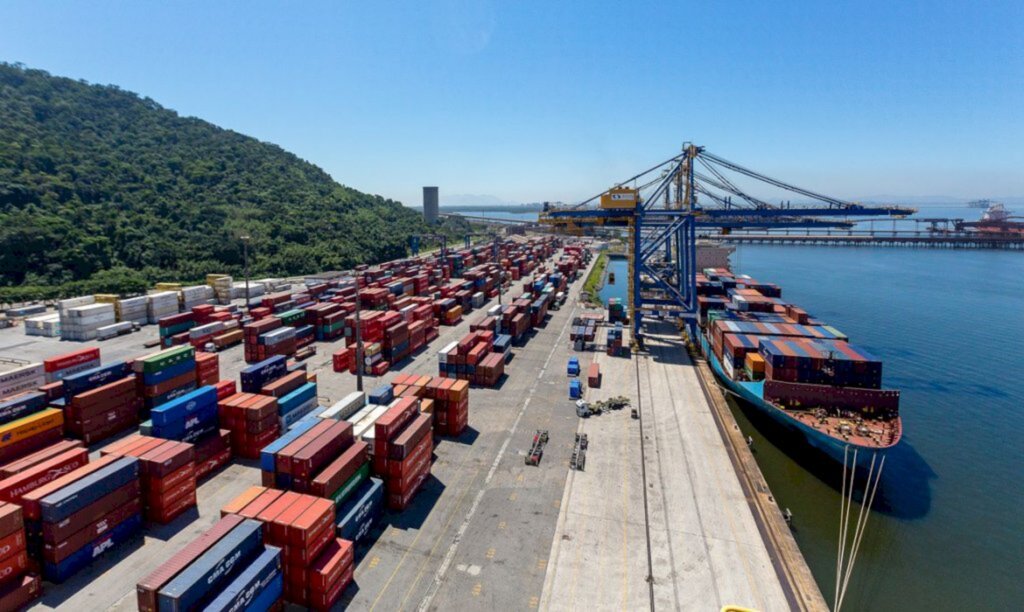 Anvisa aprova medidas sanitárias para navios de carga