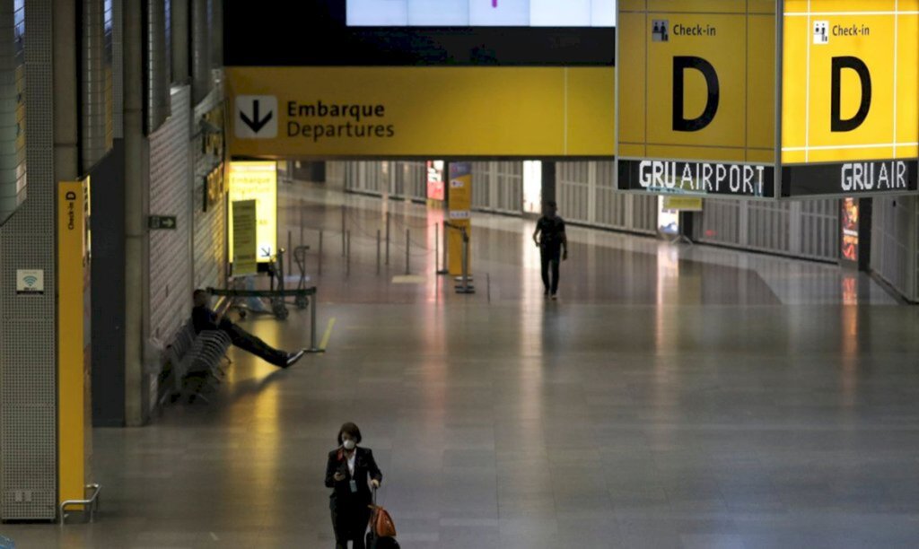 Três aeroportos brasileiros terão postos de vacinação contra covid-19