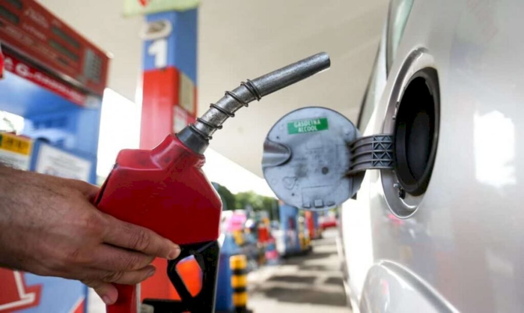 CONFIRA QUAIS AS CIDADES EM SC QUE TEM A GASOLINA COMUM MAIS BARATA