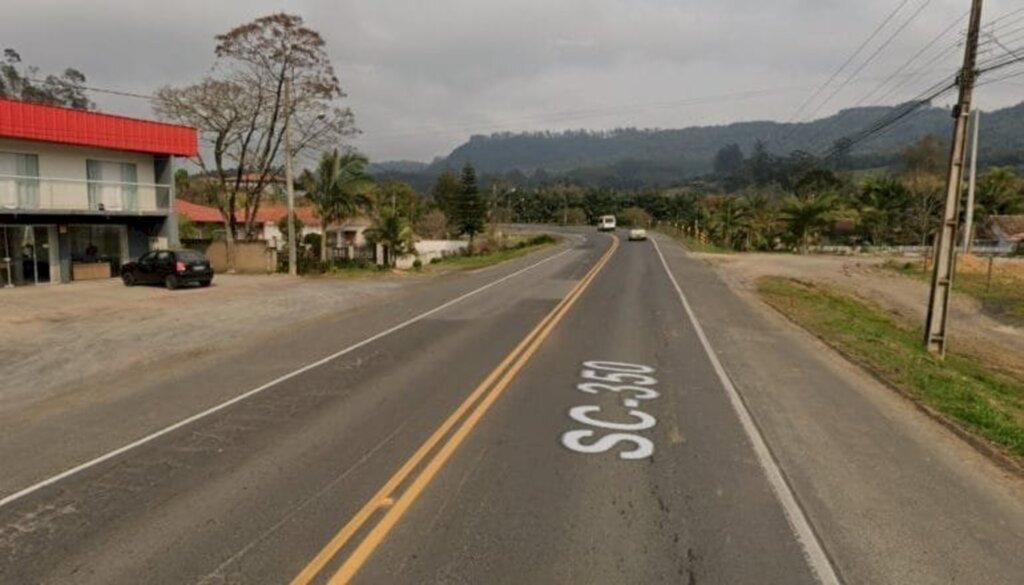 Bebê de um ano é achada em rodovia, no Alto Vale