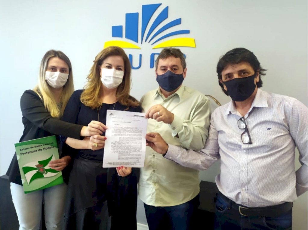 PREFEITURA DE RODEIO ASSINA COM A FURB A REVISÃO DO PLANO DIRETOR