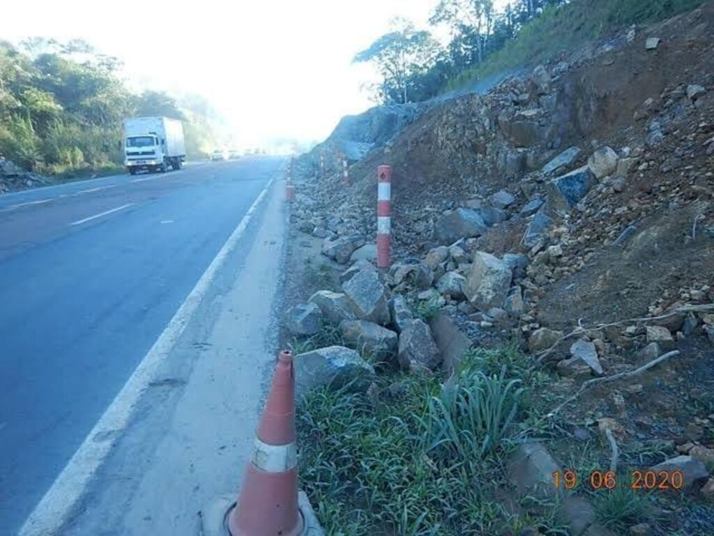 Trechos da BR-470 serão interditados para detonação de rochas nesta quinta-feira