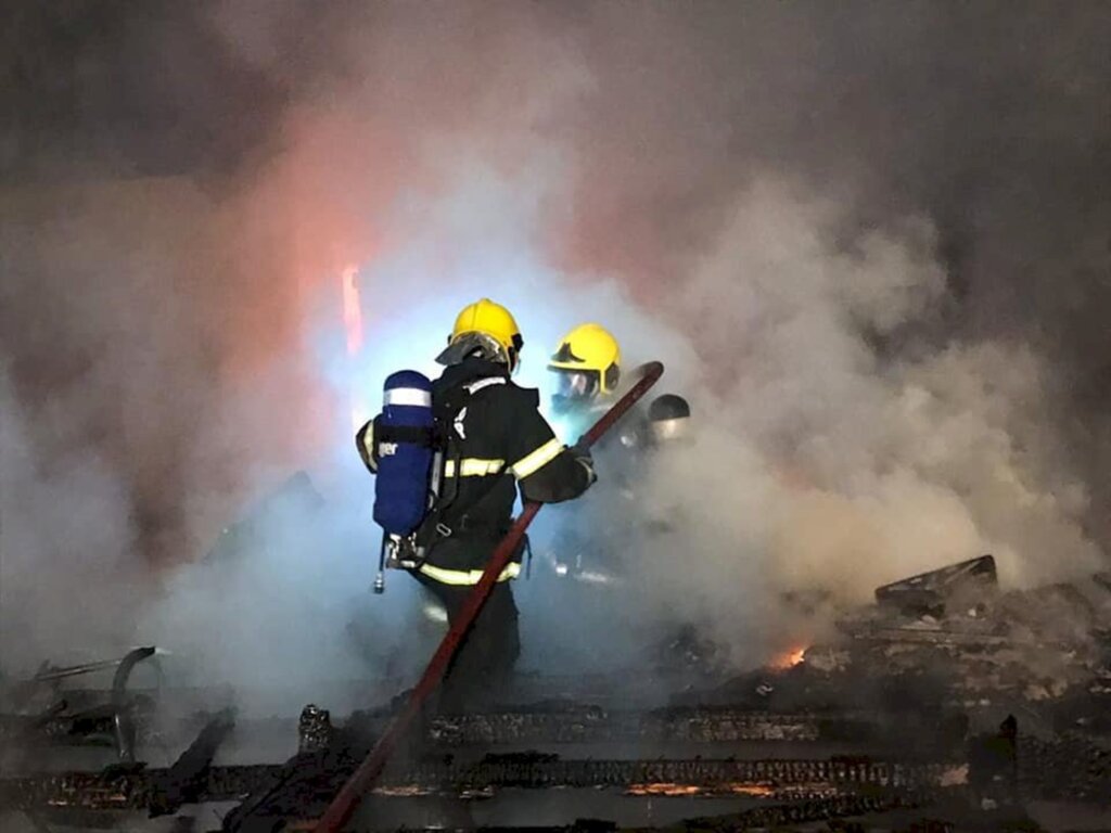 Incêndio deixa casa totalmente destruída em Gaspar
