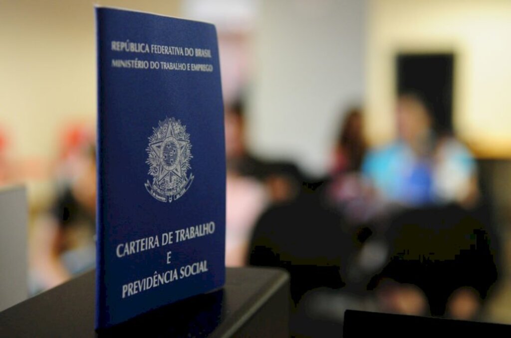 Mais de 500 vagas de emprego com salários de até R$ 4 mil em Joinville e Araquari