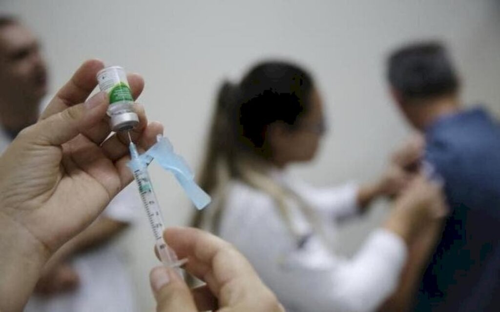 Com 392 mil fujões, SC alerta que vacina só protege da Covid-19 após segunda dose