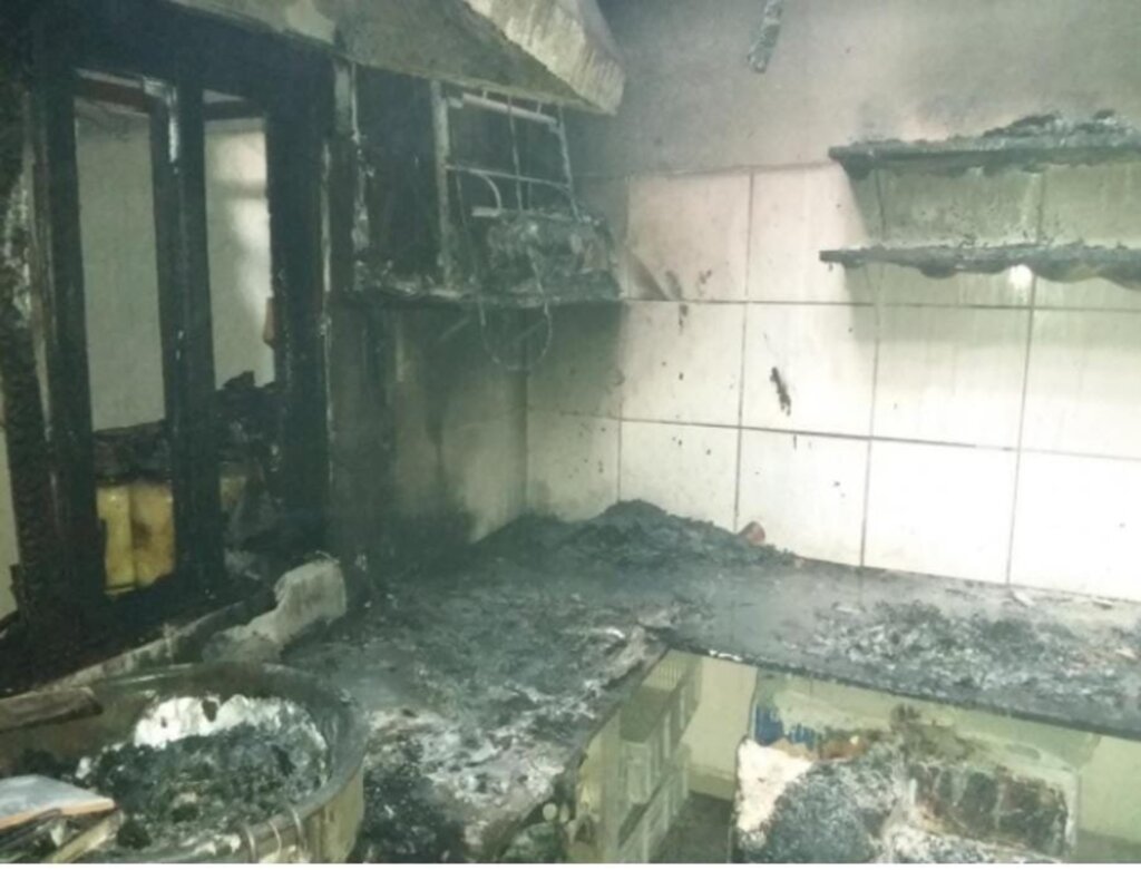 Incêndio atinge cozinha de pastelaria em Indaial