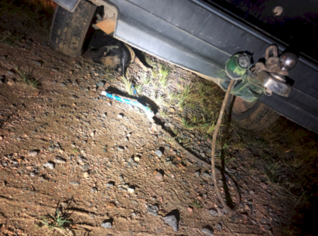 Polícia Militar de Indaial atende ocorrência de maus tratos com óbito de cão após ser arrastado pelas ruas da cidade.
