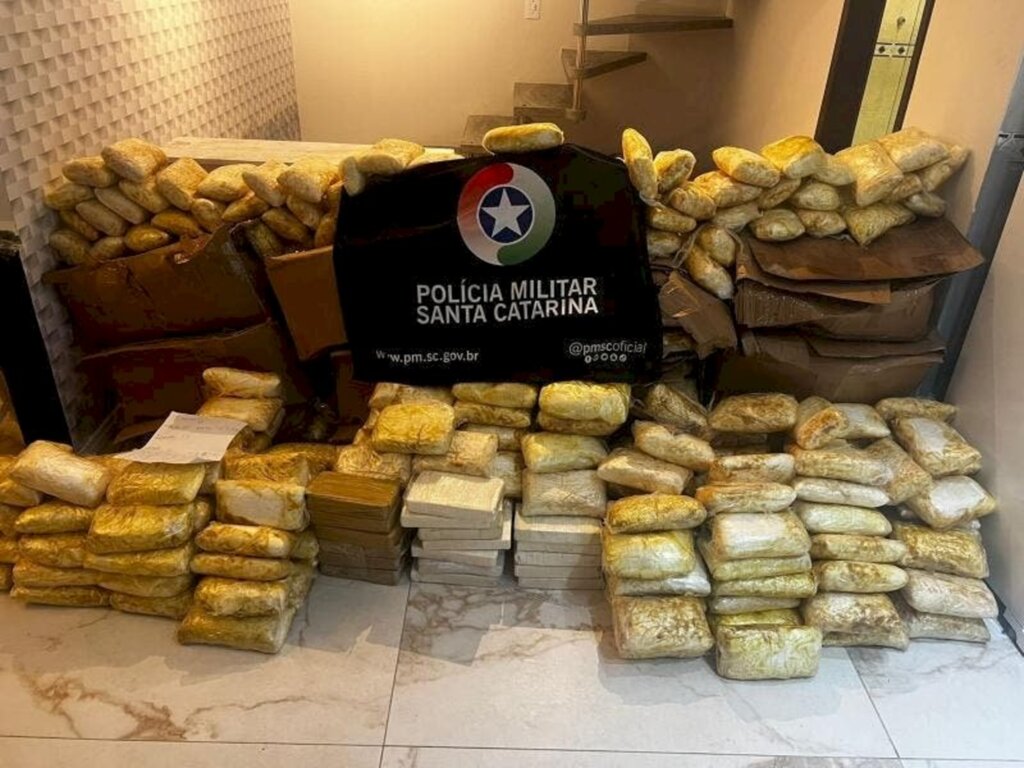 Homem é preso em SC com carga milionária de drogas que seria enviada ao Rio de Janeiro