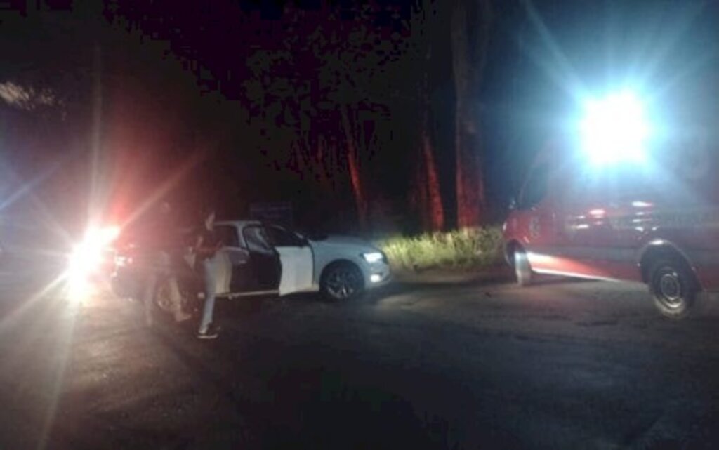 Motorista bêbado se envolve em acidente com carreta na BR-470