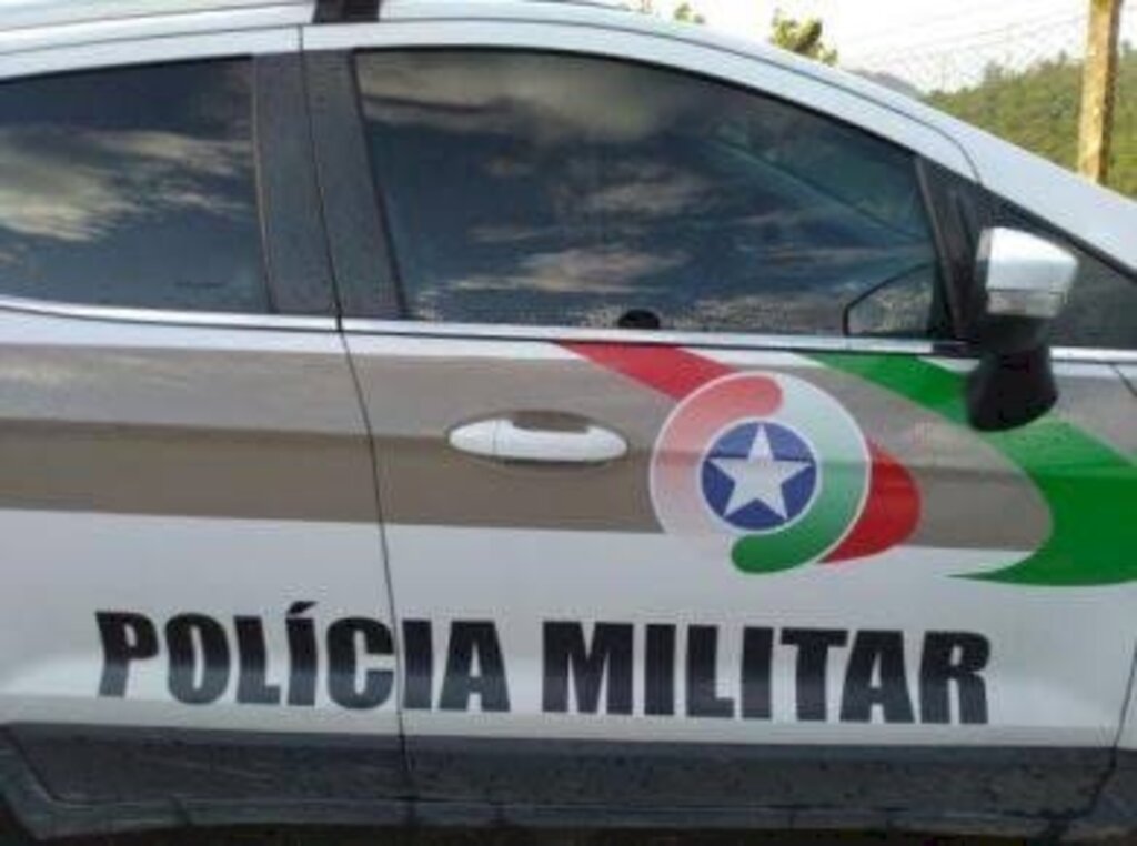 Mulher sofre tentativa de enforcamento e tem cabelos puxados pelo companheiro em Indaial