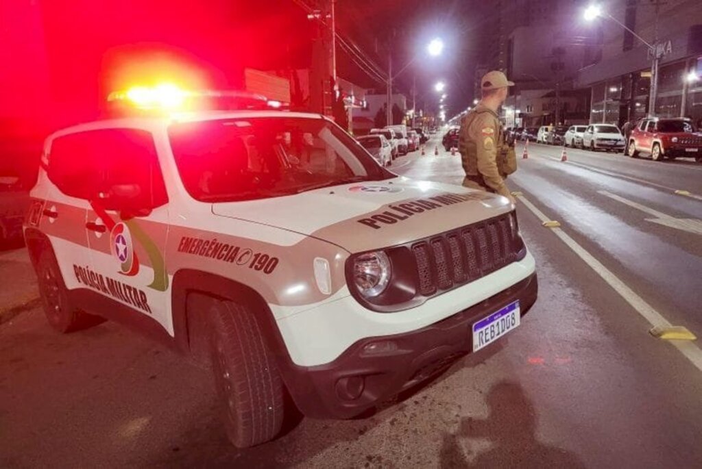Motociclista fica gravemente ferido após bêbado causar acidente no Alto Vale