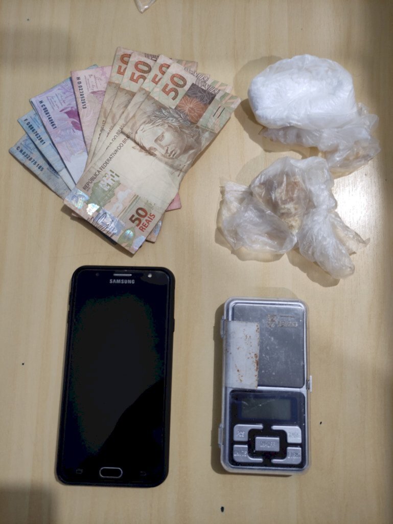 POLÍCIA CIVIL PRENDE HOMEM EM FLAGRANTE POR TRÁFICO DE DROGAS NA CIDADE DE TIMBÓ