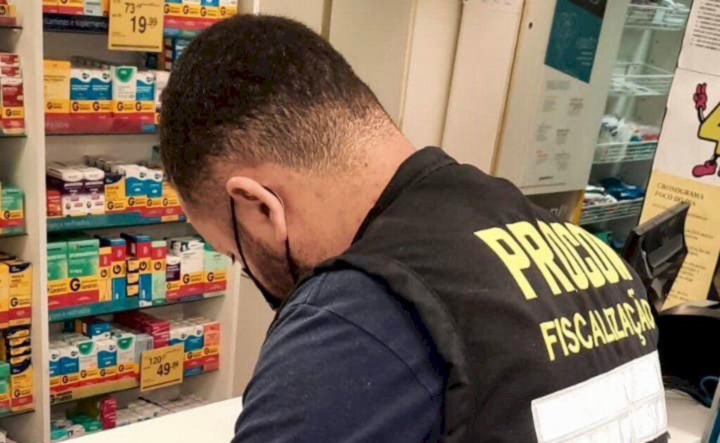 Farmácias de Florianópolis são notificadas após preço abusivo de testes de Covid