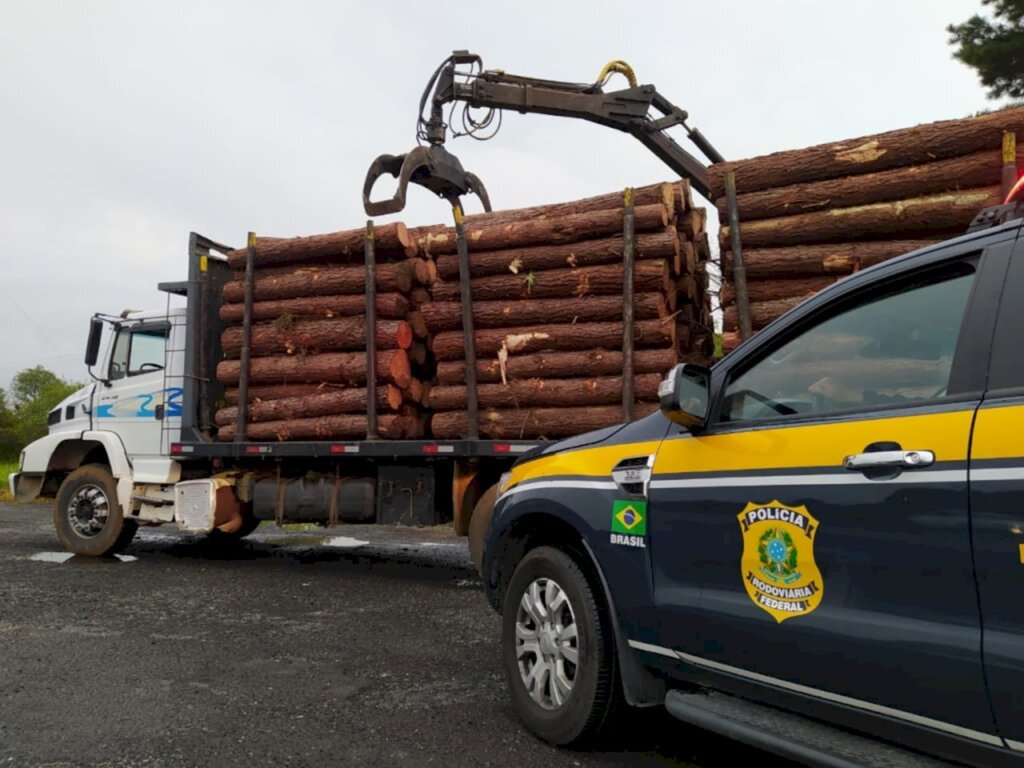 Bitrens são flagrados com mais de 18 mil kg de excesso na BR 116 em Santa Cecília