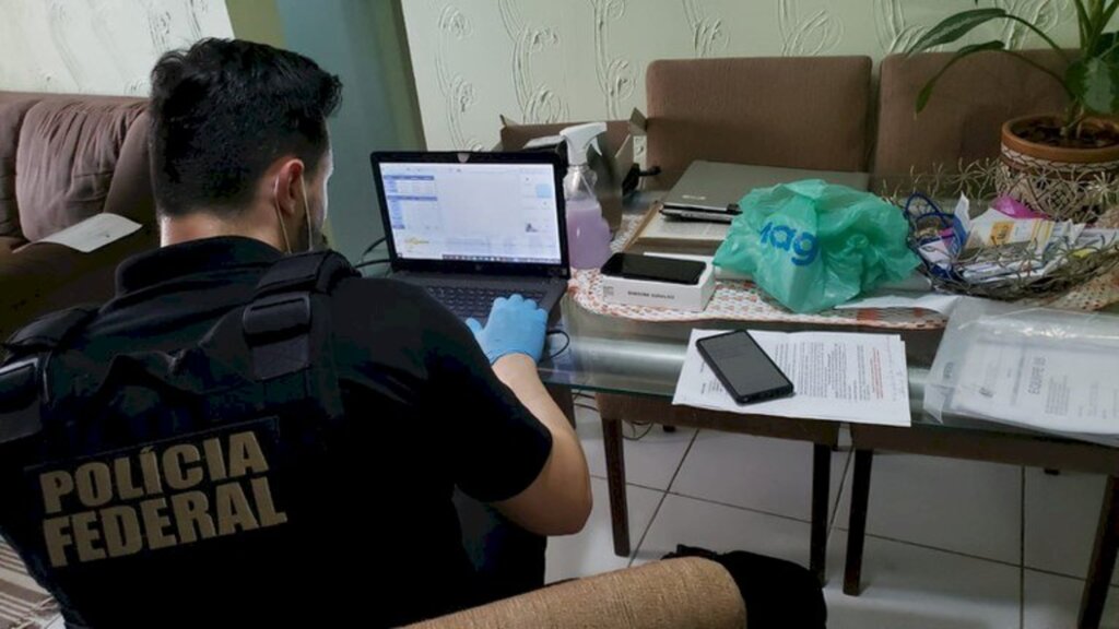 PF PRENDE PRODUTORES DE PORNOGRAFIA INFANTIL DA DARK WEB EM SC