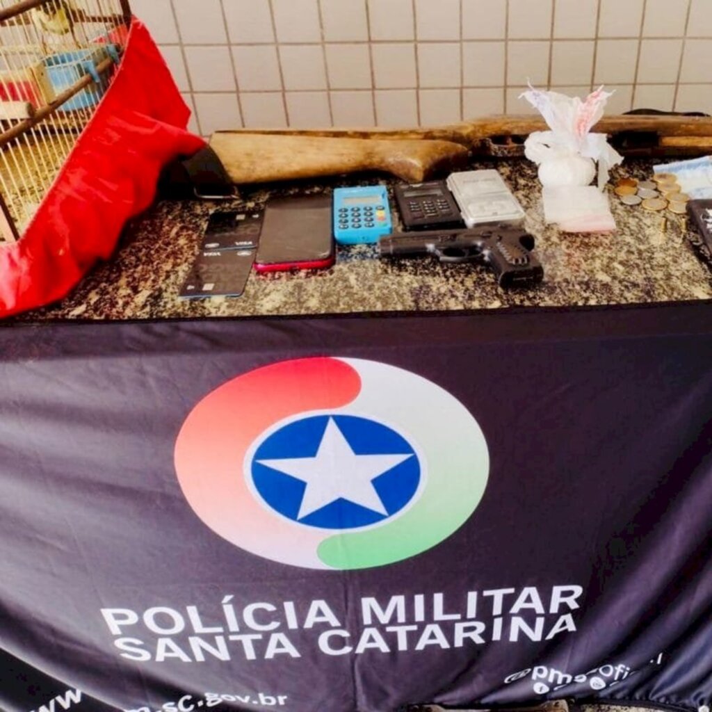 Homem dá socos em criança de 2 anos e vai preso em São Bento do Sul