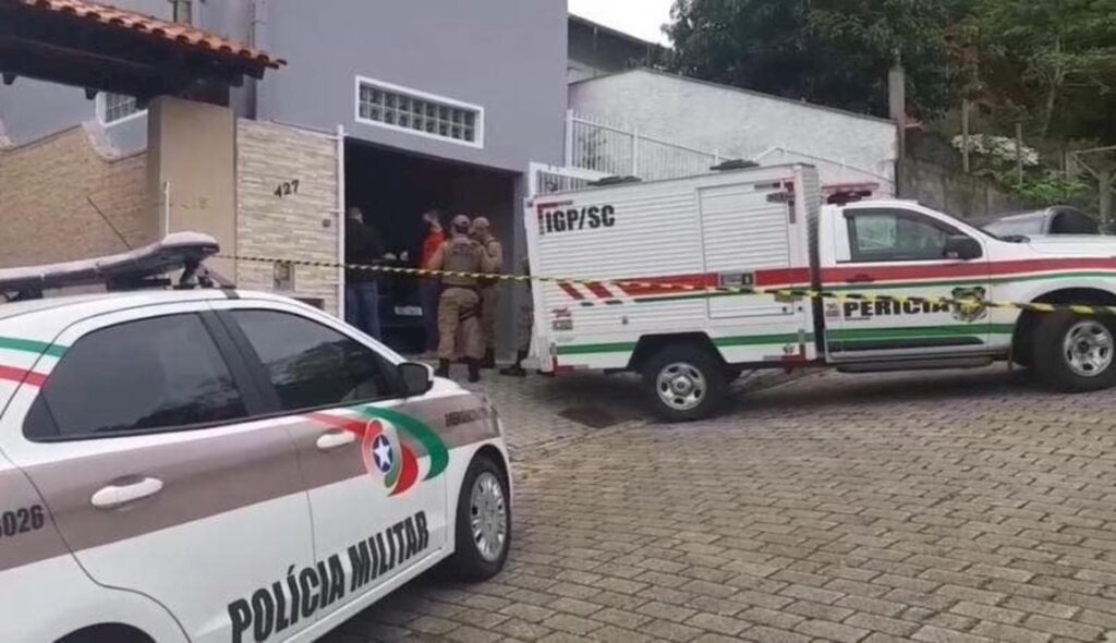 Ex-marido mata mulher a facadas em Indaial