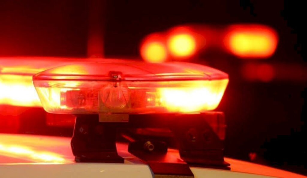 Bandidos armados e encapuzados assaltam residência de Apiuna