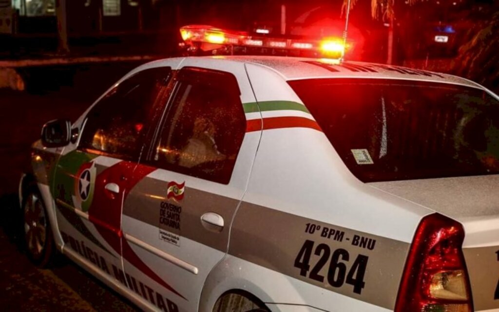 Estelionatário se passa por tenente da PM para aplicar golpe em Timbó