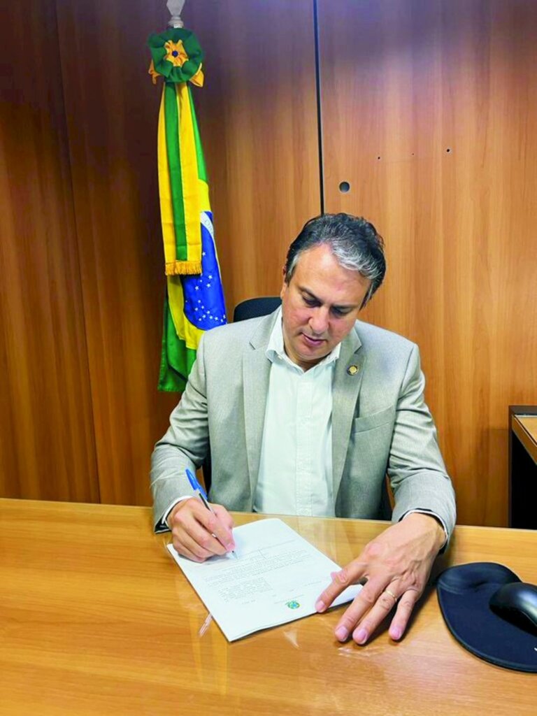 Piso nacional dos professores sobe para R$ 4.420,55