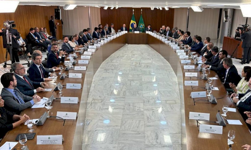 Governadores condenam atos antidemocráticos