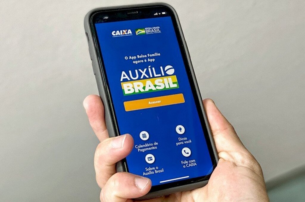 Lula assina MP que mantém Auxílio Brasil e Auxílio Gás