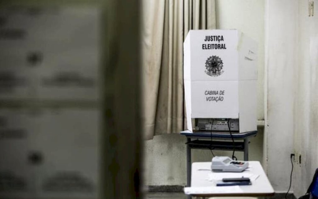 Barreira para fake news sobre voto eletrônico que vem dos próprios candidatos é frágil