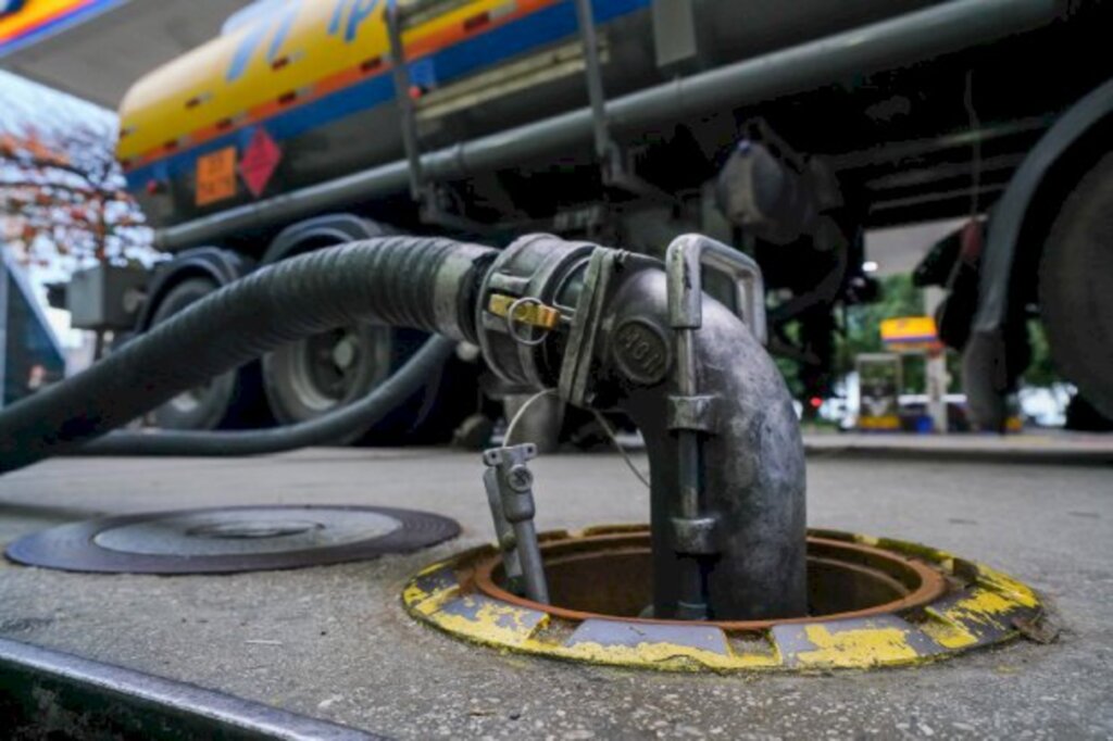 Petrobras anuncia redução imediata no preço da gasolina