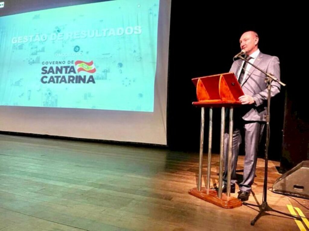 Governador em exercício recepciona 78 estagiários da Escola Superior de Guerra