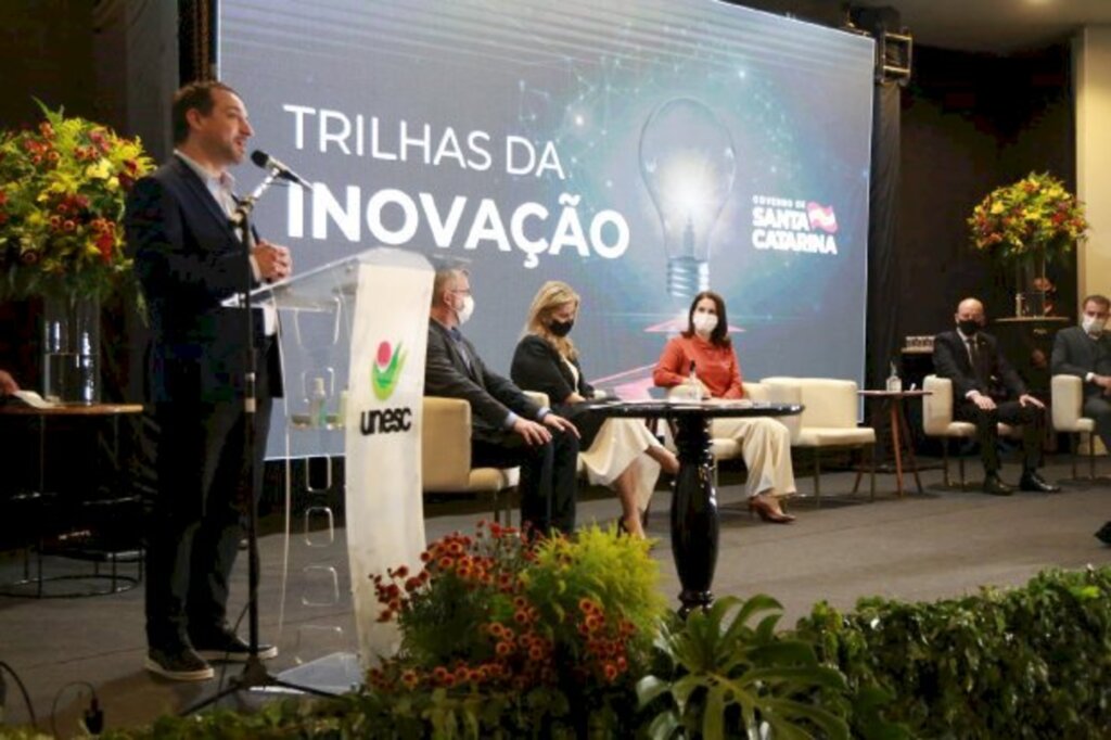 Em Criciúma, Carlos Moisés destaca investimentos recordes em educação na abertura do Circuito Inova SC