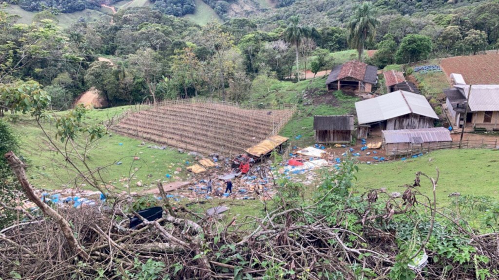 MAIS UM GRAVÍSSIMO ACIDENTE DE TRÂNSITO NA BR-282 NO MUNICÍPIO DE RANCHO QUEIMADO