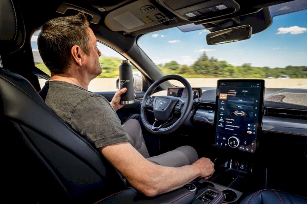 Ford vai incluir recurso de direção sem as mãos no Co-Pilot360