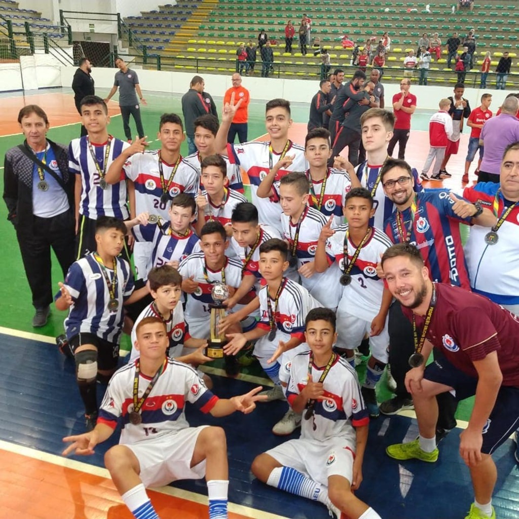 Categoria sub-13 da AEU se sagra vice-campeã estadual