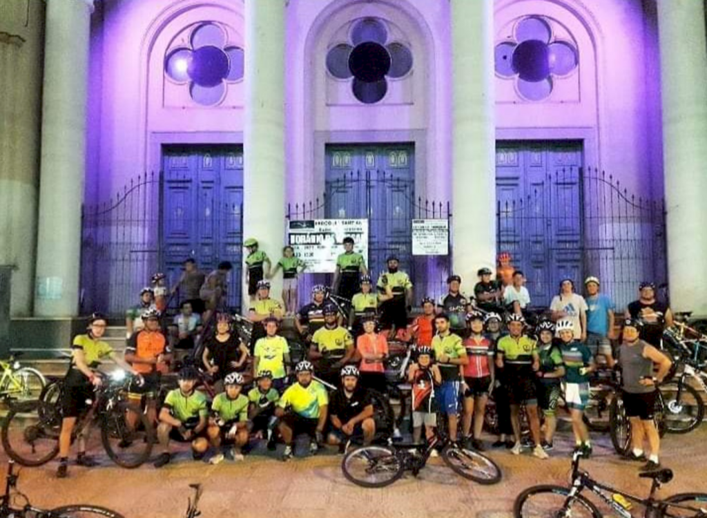 Equipe Além do Pedal incentiva a prática do ciclismo