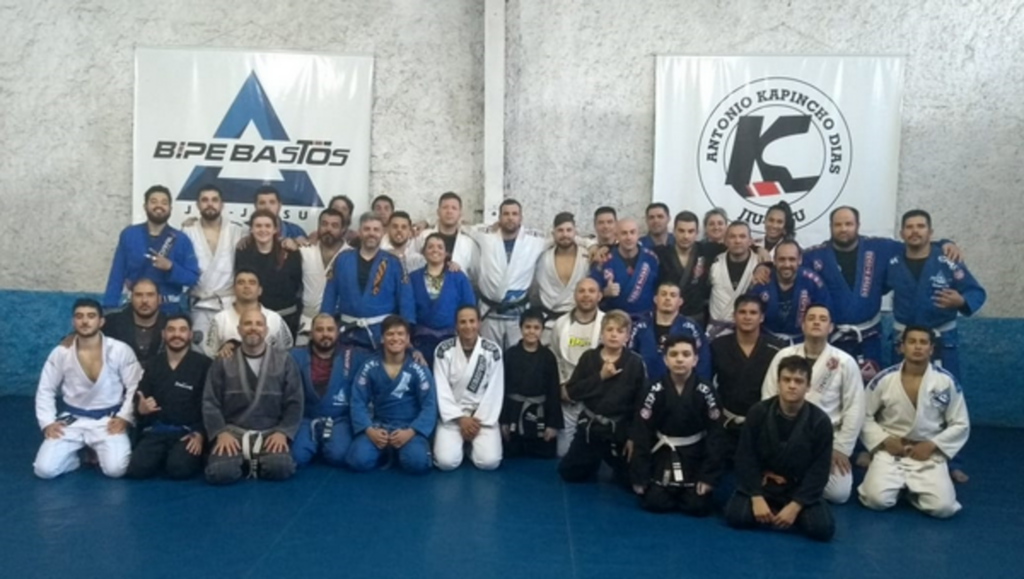 Seminário beneficente de jiu-jitsu arrecada cerca de 250 kg de alimentos