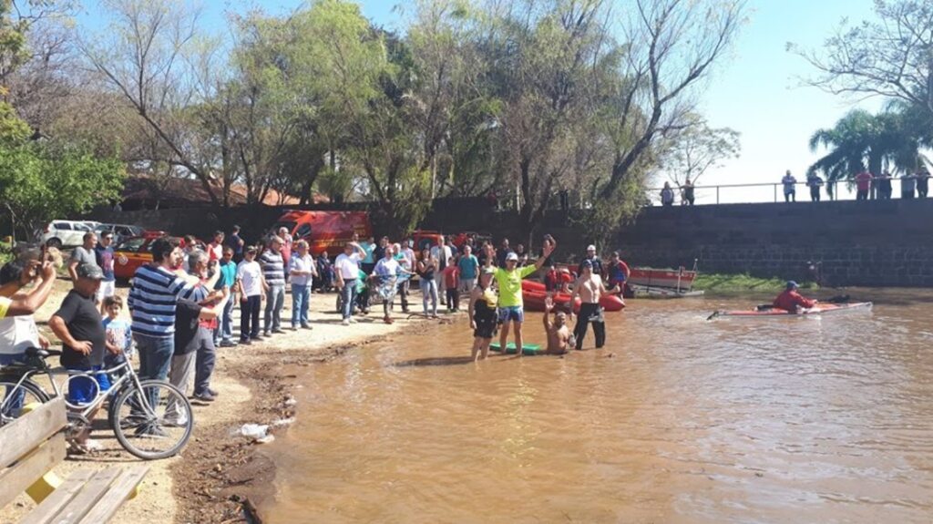 Paratleta argentino completa travessia do rio Uruguai