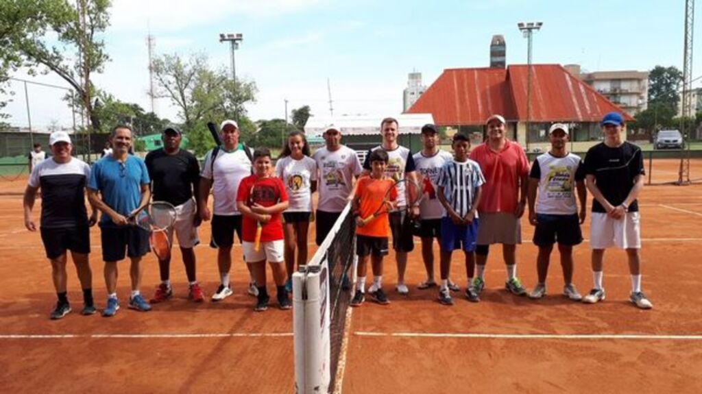 Torneio 'Sacando para a Vida' reúne tenistas da fronteira