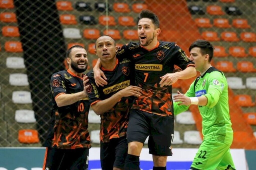 ACBF goleia o Passo Fundo por 5 a 1 e conquista a 13ª Liga Gaúcha de futsal