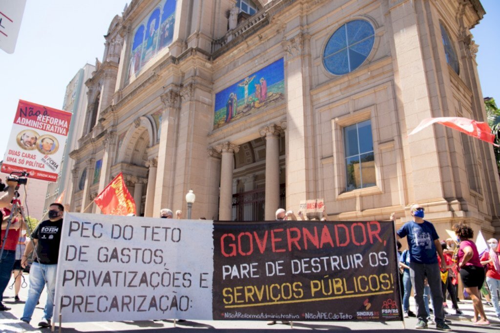 Servidores protestam contra a Reforma Administrativa e a PEC do Teto de Gastos