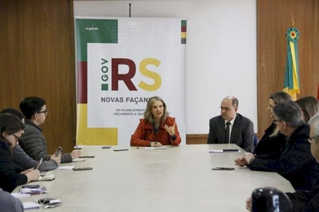 Governo firma parceria com IBGE para retomar cálculos do PIB do RS