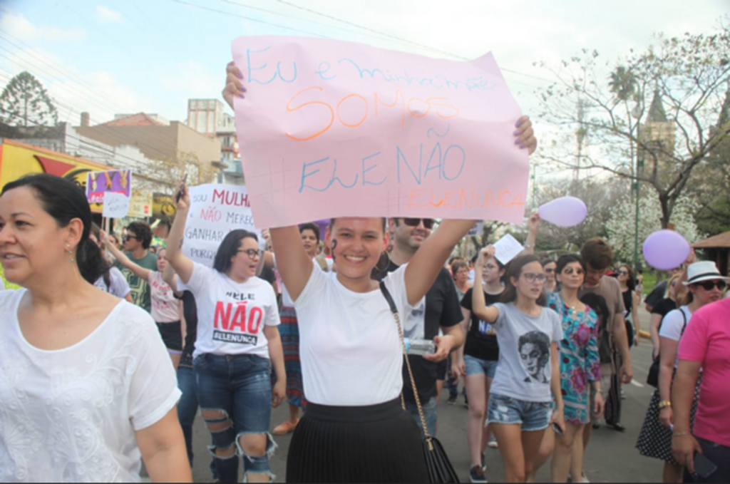 Caminhada reúne cerca de 800 pessoas