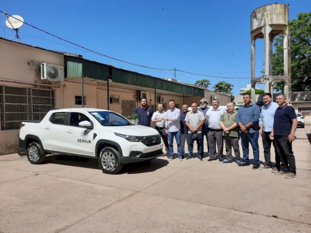 Novo veículo é entregue para Semiur