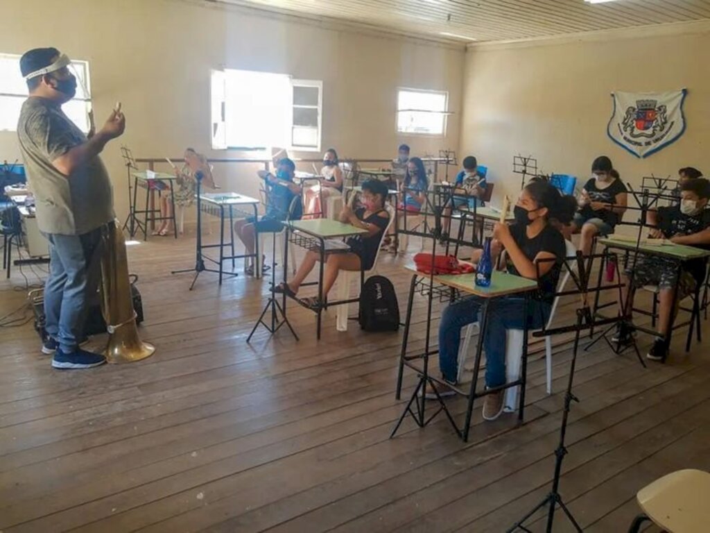 Terceiro encontro da Banda Municipal ocorreu no sábado